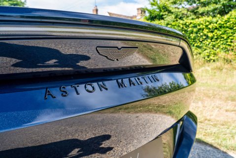 Aston Martin Vantage Roadster 17