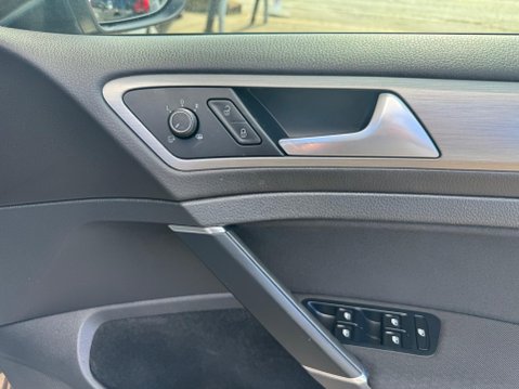 Volkswagen Golf 1.6 TDI BlueMotion Tech Match Edition DSG Euro 6 (s/s) 5dr 21