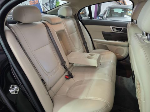 Jaguar XF 3.0d V6 Premium Luxury Auto Euro 5 (s/s) 4dr 17