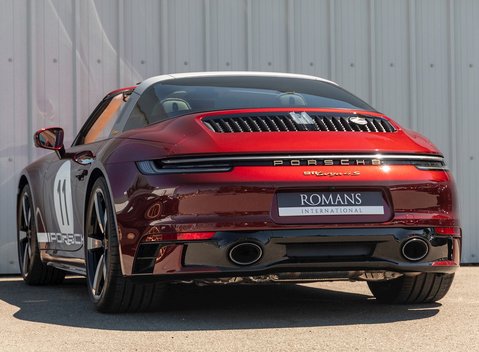 Porsche 911 (992) Targa 4S Heritage Design Edition 3