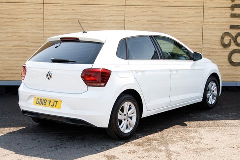 Volkswagen Polo SE 2