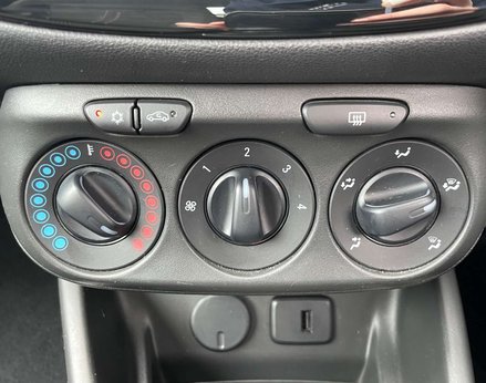 Vauxhall Corsa 1.4 Corsa Griffin 3dr 38