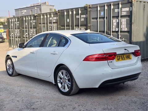 2015 Jaguar XE thumbnail 18