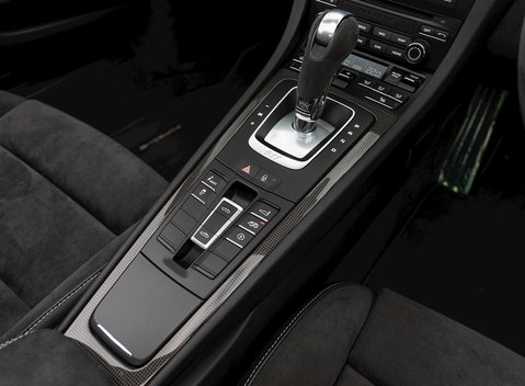 Porsche 911 Targa 4 GTS (991.2) 21