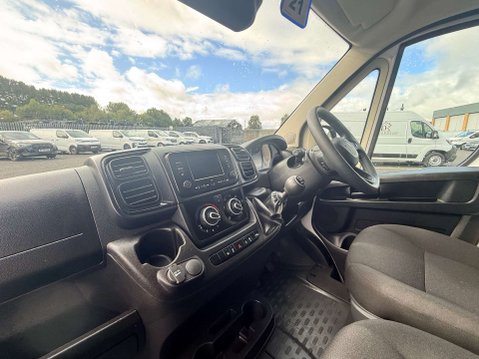 Peugeot Boxer 2.2 Boxer 35 Professional L3H2 5dr 14