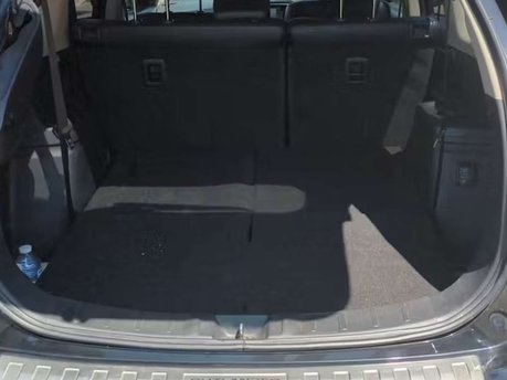 Mitsubishi Outlander 2.2 DI-D 4 SUV 5dr Diesel Auto 4WD Euro 6 (147 ps) 8