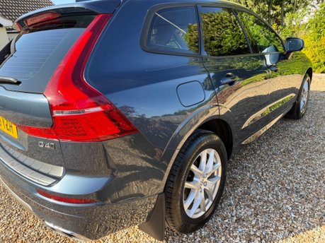 Volvo XC60 2.0 D4 Momentum Pro Auto AWD Euro 6 (s/s) 5dr 10