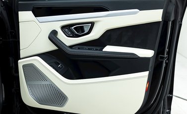 Lamborghini Urus 23