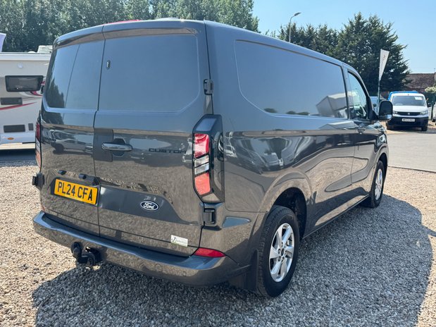 Ford Transit Custom AUTO SWB L1H1 Low Roof Limited 300 Air Con Alloys Sensors Tow Bar EURO 6 6