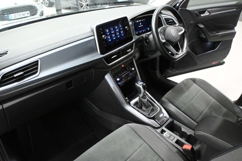 Volkswagen T-Roc 1.5 T-Roc Style TSI Semi-Auto 5dr 40