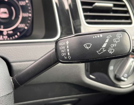 Volkswagen Golf 2.0 Golf R TSi 4WD 5dr 69