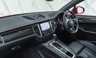 Porsche Macan GTS 16