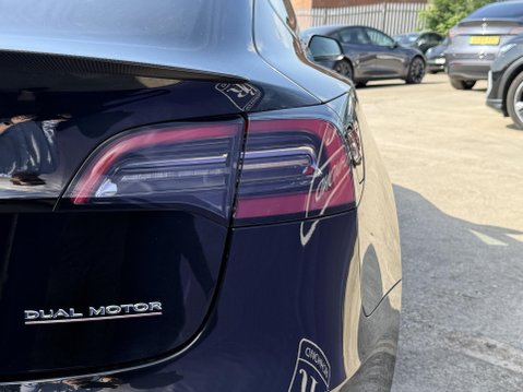Tesla Model 3 (Dual Motor) Performance Saloon 4dr Electric Auto 4WDE (Performance Upgrade 18