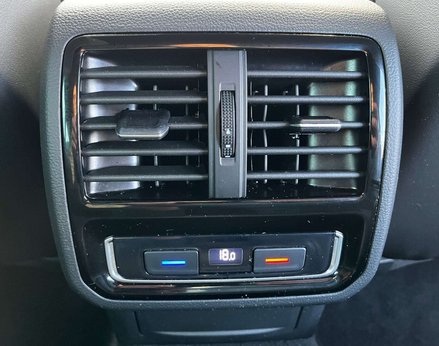 Volkswagen Passat 1.5 Passat R-Line TSi Evo 5dr 72