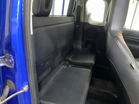 Toyota Hilux ACTIVE 4WD D-4D ECB 15