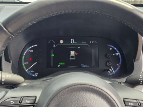 Toyota Yaris Cross 1.5 VVT-h Design SUV 5dr Petrol Hybrid E-CVT Euro 6 (s/s) (116 ps) 37