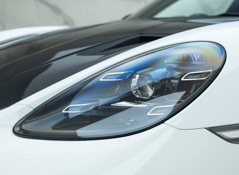 Porsche Cayman GT4 RS (718) 27