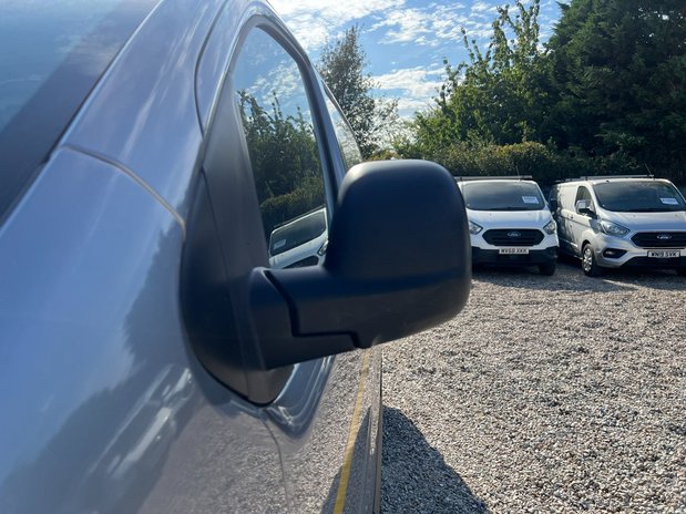 Peugeot Expert MWB L2H1 Bluehdi Professional 120 ps Twin Side Door EURO 6 19