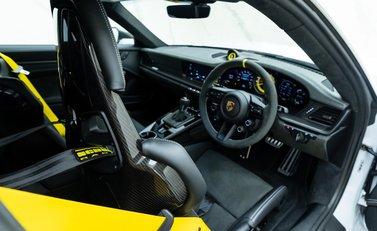 Porsche 911 GT3 RS Weissach (992) 8
