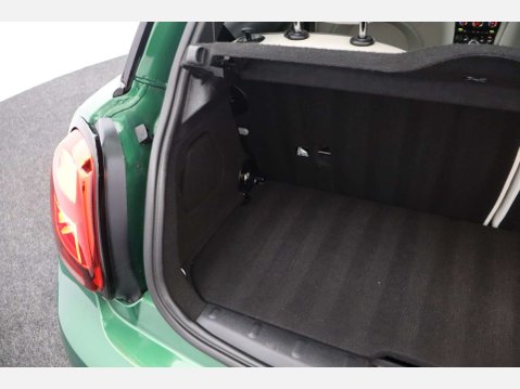 Mini Hatch 1.5 Cooper Exclusive Auto 3dr 23