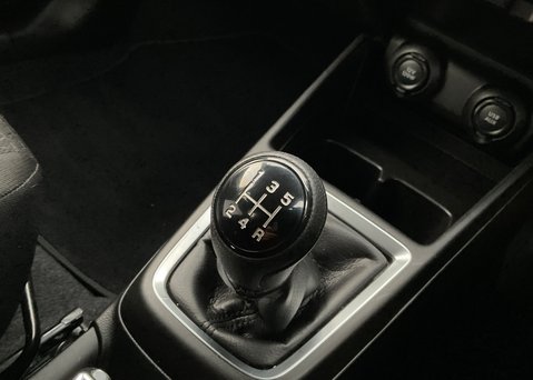 Suzuki Swift SZ-T DUALJET SHVS MHEV 26