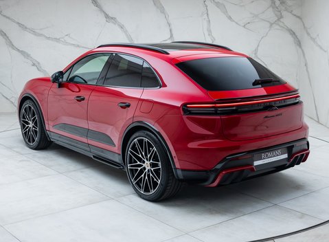 Porsche Macan GTS Electric 12