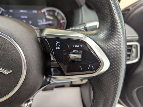 Jaguar XE 2.0 XE R-Dynamic S D Auto 4dr 69