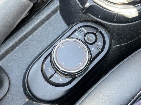 Mini Convertible 1.5 Cooper 2dr [Chili/Media Pack XL] 38