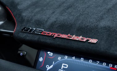 Ferrari 812 Competizione 28