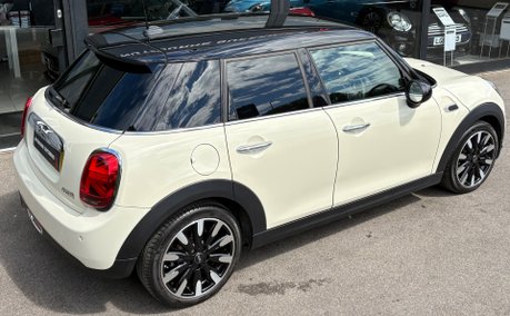 Mini Hatch Cooper 1.5 Petrol Manual Exclusive Comfort+ Nav 5 door - DEPOSIT TAKEN 11