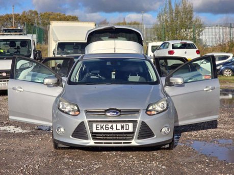 Ford Focus 1.6 Zetec Navigator Hatchback 5dr Petrol Powershift Euro 5 (125 ps) 8