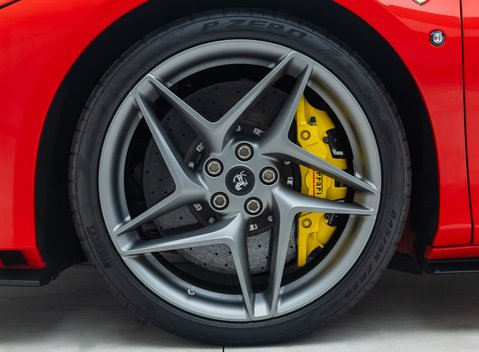 Ferrari F8 Tributo 30