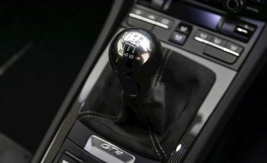 Porsche Cayman GT4 (718) 18