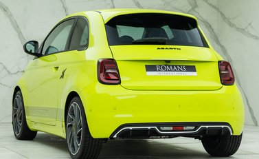 Abarth 500e Scorpionissima 7