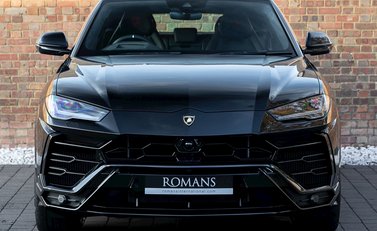 Lamborghini Urus 4