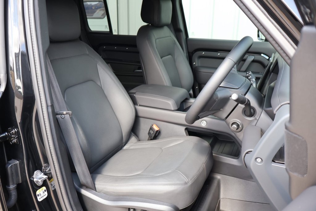 Land Rover Defender 110 2026 D350 HARD TOP X-DYNAMIC HSE REAR SEATS DECEMBER STOCK LANDING SOON  19