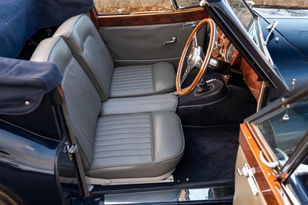 Jaguar XK 140 Drop-Head Coupe 36