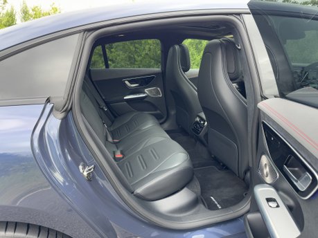 Mercedes-Benz EQE EQE 53 AMG Night Edition 4Matic+ 91KWH Electric Auto PAN ROOF/360 CAMERA 31