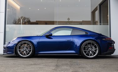 Porsche 911 GT3 TOURING (992) 3