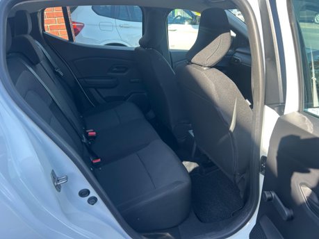 Dacia Sandero 1.0 TCe Essential Euro 6 (s/s) 5dr 15