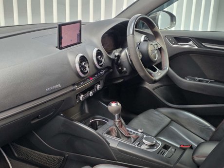 Audi RS3 2.5 TFSI Sportback 5dr Petrol S Tronic quattro Euro 6 (s/s) (400 ps) 6