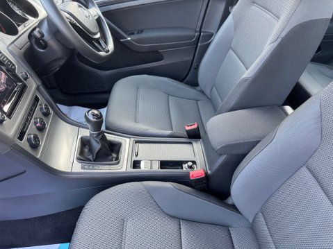 Volkswagen Golf SE TSI BLUEMOTION TECHNOLOGY 27
