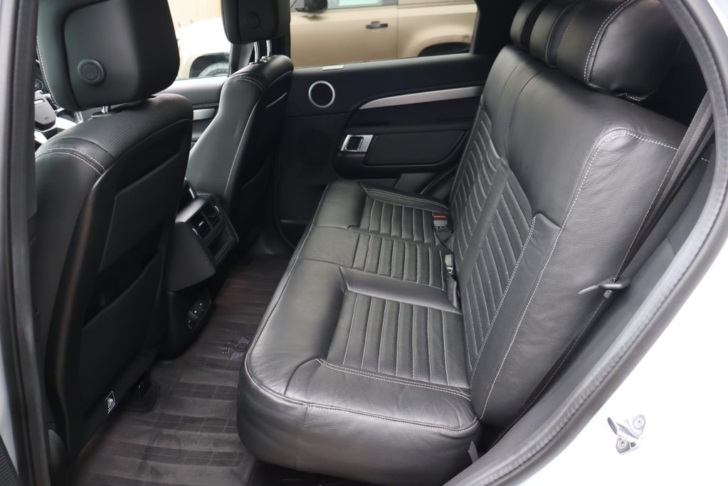 Land Rover Discovery R-DYNAMIC SE MHEV In RARE PEARL WHITE BLACK ROOF AND REAR SEATS  LOW MILES  14