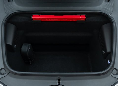 Porsche 911 GT3 Touring (991.2) 36