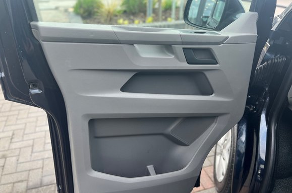 Volkswagen Transporter T32 TDI KOMBI HIGHLINE 5 SEATS 24