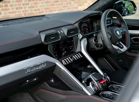 Lamborghini Urus 15