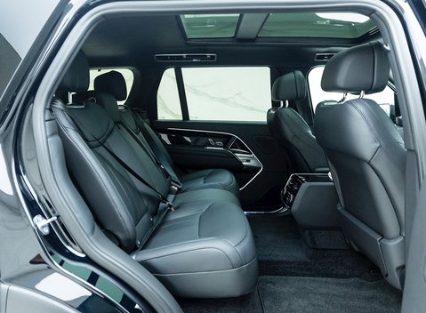 Land Rover Range Rover P530 Autobiography LWB 14
