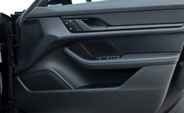 Porsche Taycan 4S Sport Turismo 23