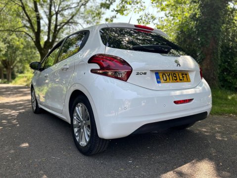 Peugeot 208 PURETECH S/S SIGNATURE 2