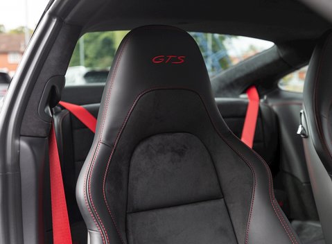 Porsche 911 Carrera 4 GTS (991.2) 13